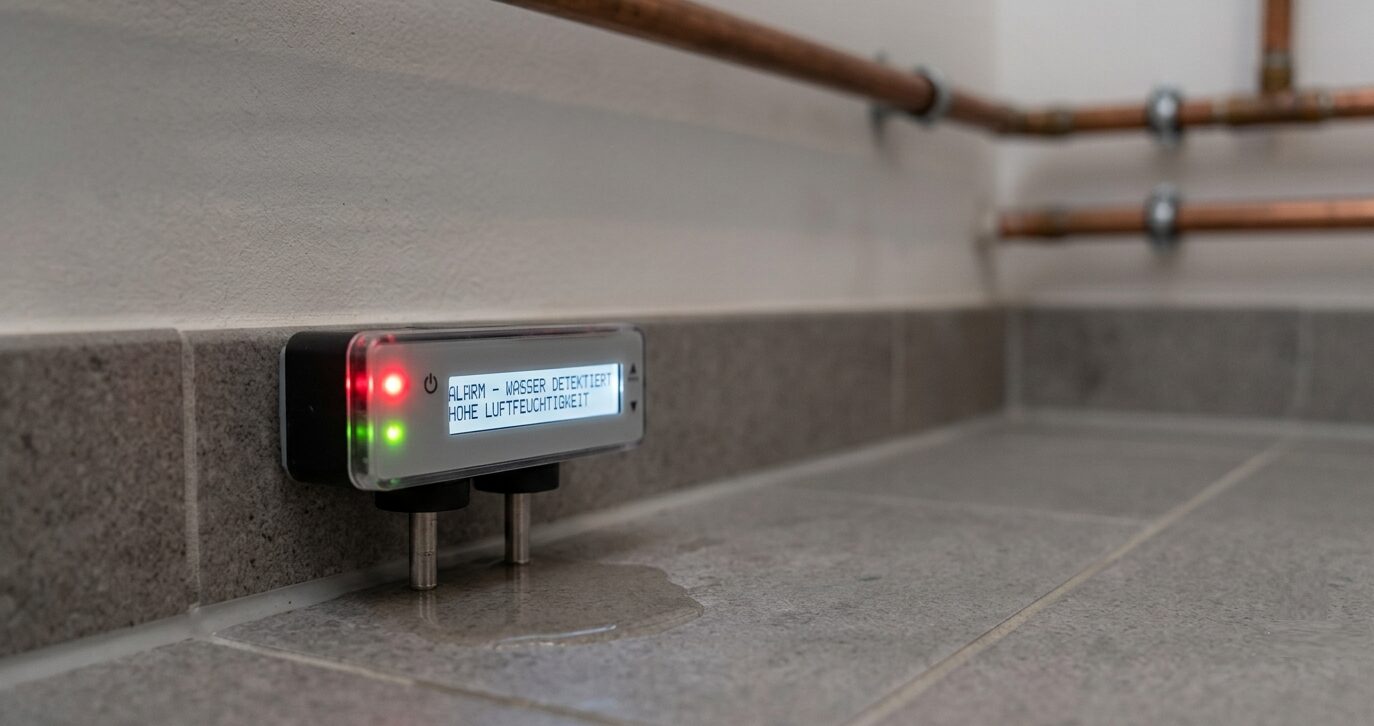 Sensor erkennt austretendes Wasser im Versorgungsschacht